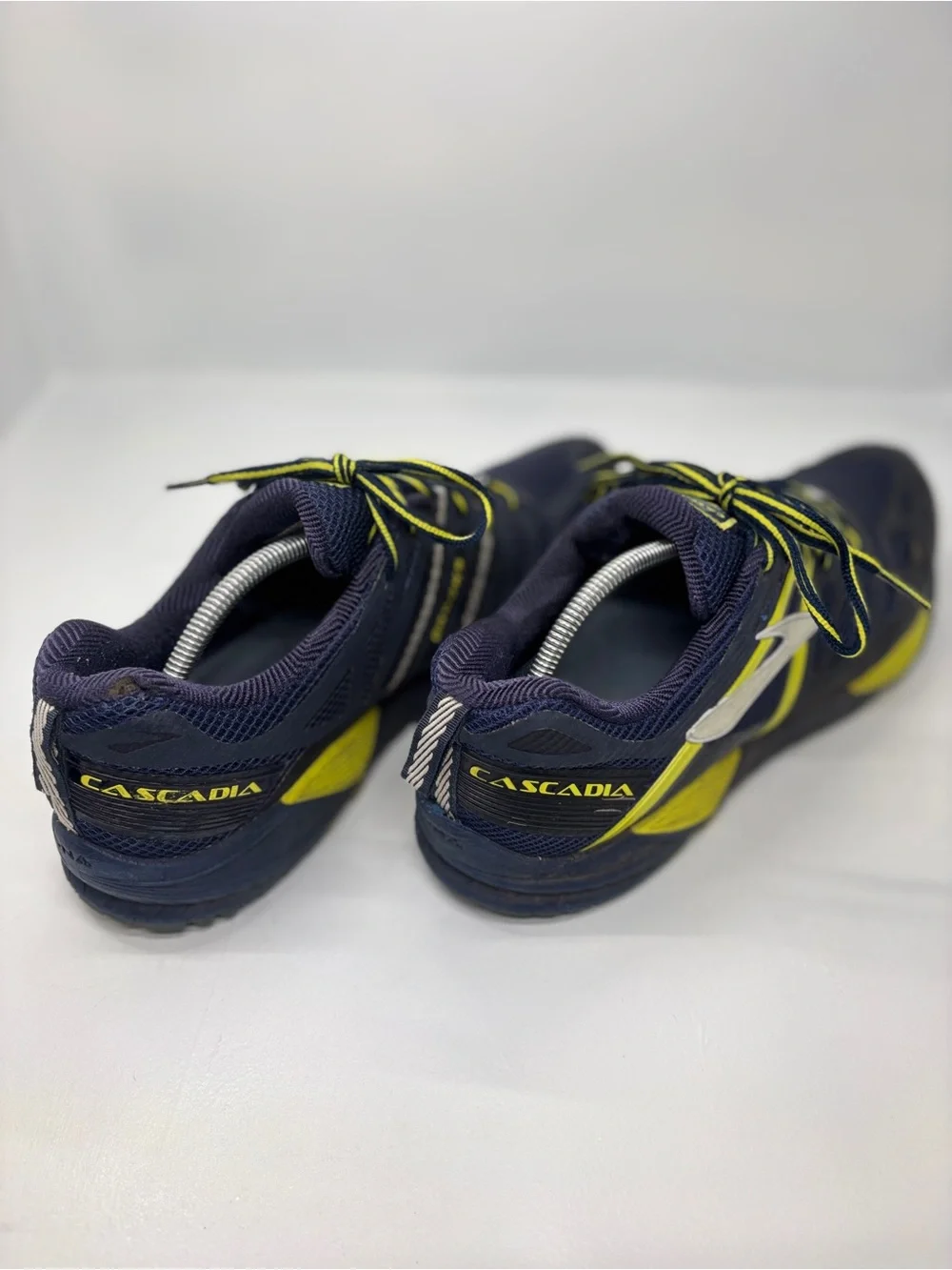 Brooks Cascadia 10 Trail Running Shoes Men’s 12 Navy Yellow 110187